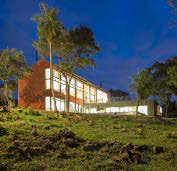 Vivienda Unifamiliar Paraíso CASA EN LAS ALTURAS